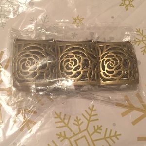 Paparazzi Floral Brass stretch bracelet